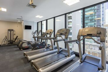هتل Oaks Melbourne On William Suites