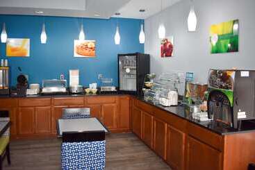 ホテル Quality Inn Calhoun North I75