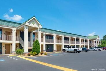 ホテル Quality Inn Calhoun North I75