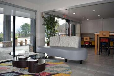 ホテル Quality Inn Calhoun North I75