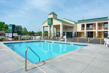 ホテル Quality Inn Calhoun North I75