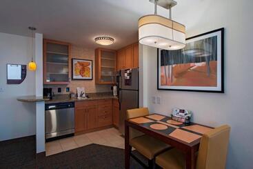 هتل Residence Inn Bryan College Station