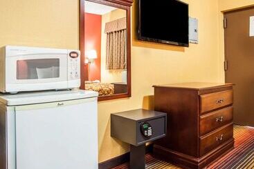 هتل Rodeway Inn