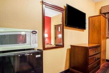 هتل Rodeway Inn