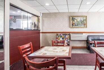 هتل Rodeway Inn