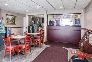 هتل Rodeway Inn