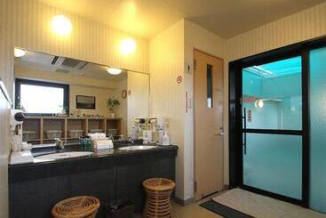 هتل Route Inn Naha Asahibashi Ekihigashi