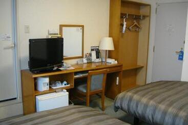 هتل Route Inn Naha Asahibashi Ekihigashi