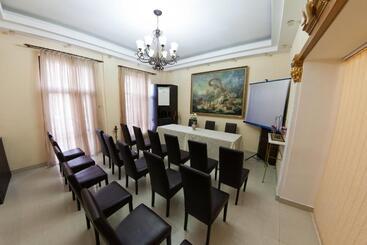 هتل Royal Craiova