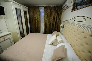 هتل Royal Craiova