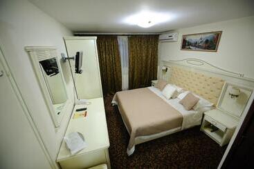 هتل Royal Craiova