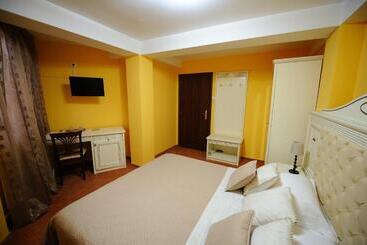 هتل Royal Craiova
