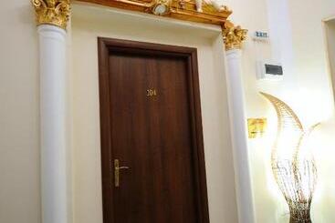 هتل Royal Craiova