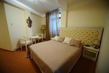 هتل Royal Craiova