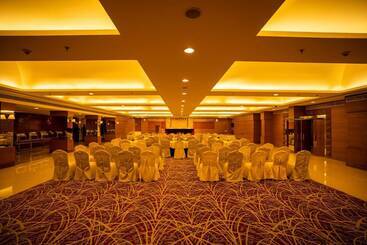 هتل Royal Orchid Central Shimoga