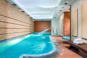 Różany Gaj Destigo Hotels