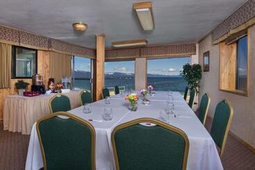 هتل Tahoe Lakeshore Lodge & Spa
