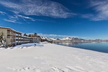 هتل Tahoe Lakeshore Lodge & Spa