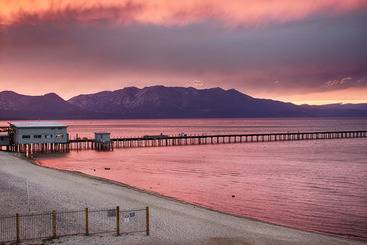 هتل Tahoe Lakeshore Lodge & Spa