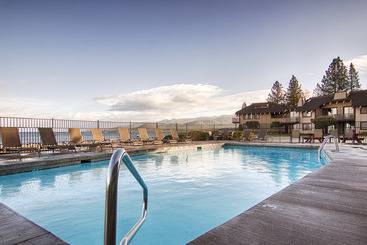 هتل Tahoe Lakeshore Lodge & Spa