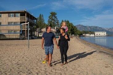 هتل Tahoe Lakeshore Lodge & Spa
