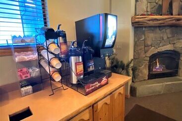 هتل Tahoe Lakeshore Lodge & Spa