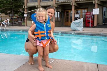 هتل Tahoe Lakeshore Lodge & Spa