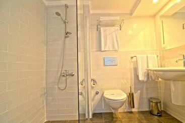 The Beachfront Hotel Adult Only 16 Plus