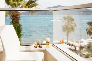 The Beachfront Hotel Adult Only 16 Plus
