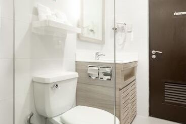Microtel By Wyndham Mall Of Asia