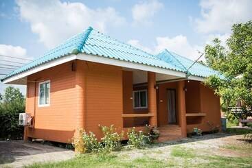 هتل Baanngau 3 Season Resort