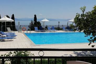 Aronis Apartments