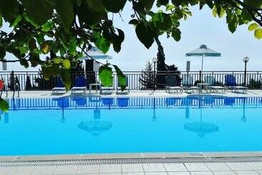 Aronis Apartments