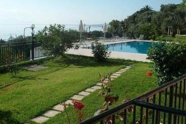 Aronis Apartments