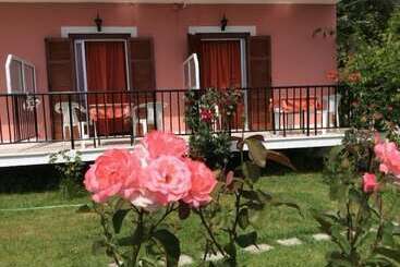 Aronis Apartments