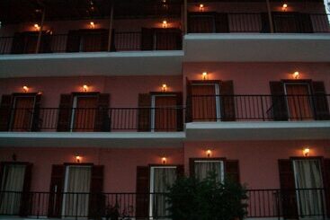 Aronis Apartments