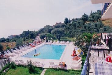Aronis Apartments