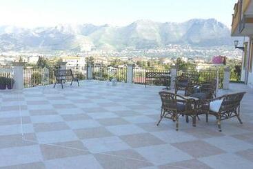 تختخواب و صبحانه Rocca Di Monreale