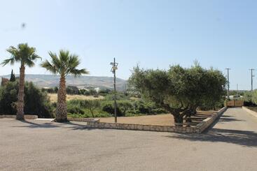 تختخواب و صبحانه Villa Alisia