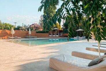 Castelli Hotel Adults Only