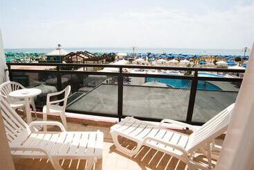 Baia del Mar Beach Boutique Hotel