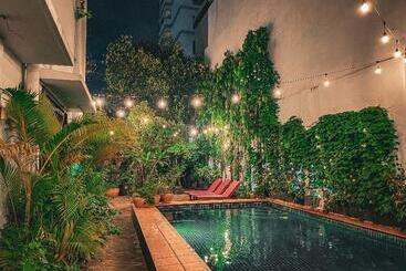 هتل Birdcage Boutique