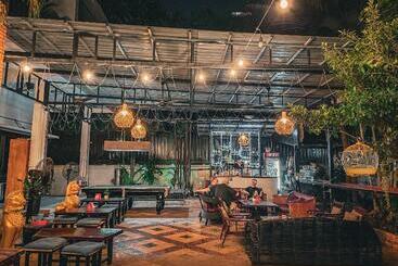 هتل Birdcage Boutique