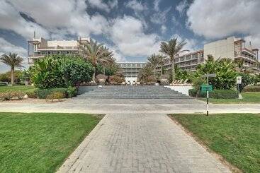 هتل Crowne Plaza Duqm, An Ihg