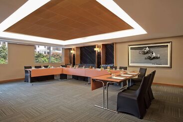 هتل Doubletree Suites By Hilton Bengaluru Outer Ring Road