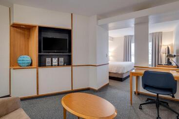 هتل Fairfield Inn & Suites By Marriott Lawton