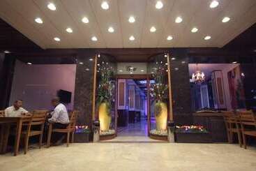 هتل Grand Corner Boutique