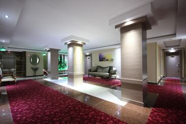 هتل Grand Corner Boutique