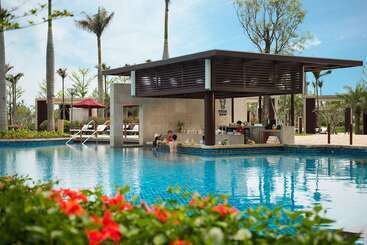 هتل Hilton Haikou Meilan