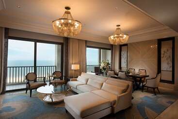 هتل Hilton Haikou Meilan